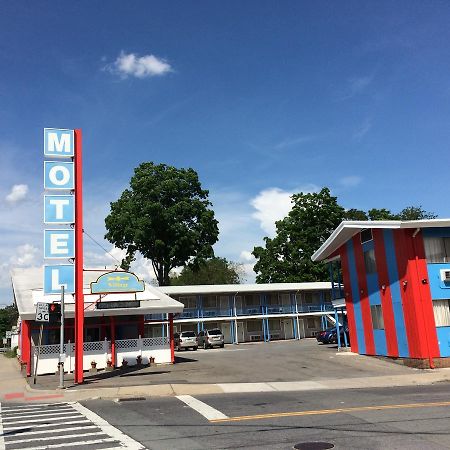 Village Motel Ellenville Buitenkant foto