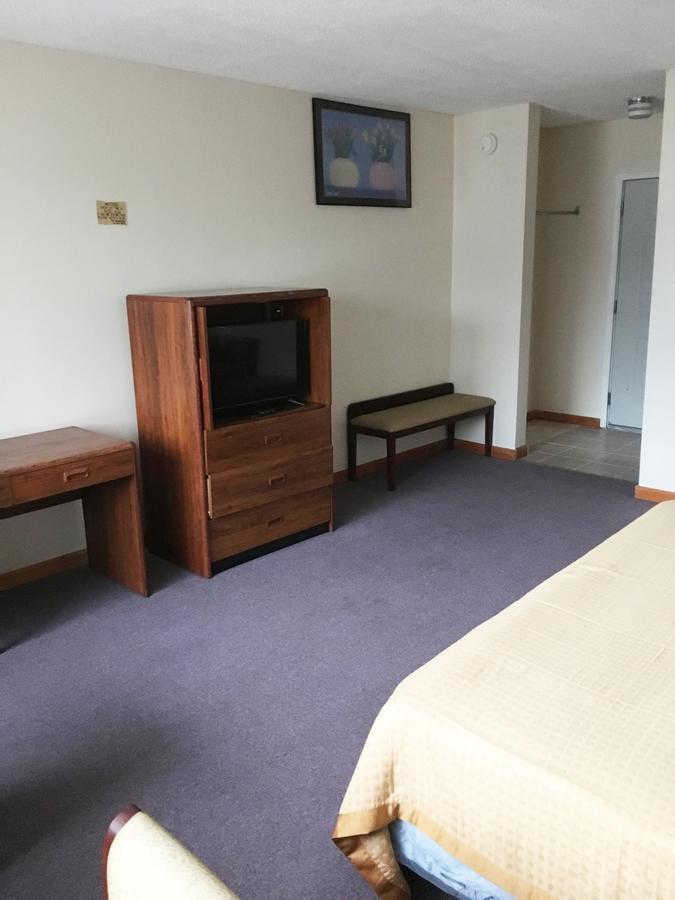 Village Motel Ellenville Buitenkant foto
